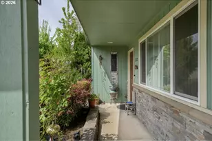 1520/1522 E Washington Ave, Cottage Grove, OR 97424 - Photo 6