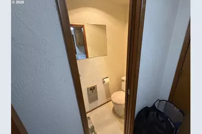 392 S 37th St, Springfield, OR 97478 - Photo 28