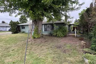 392 S 37th St, Springfield, OR 97478 - Photo 4