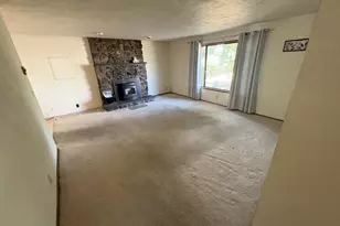 392 S 37th St, Springfield, OR 97478 - Photo 16