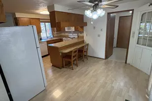 392 S 37th St, Springfield, OR 97478 - Photo 12