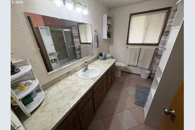 392 S 37th St, Springfield, OR 97478 - Photo 22