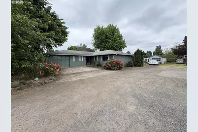 392 S 37th St, Springfield, OR 97478 - Photo 1