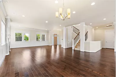 16649 SW Friendly Ln, Beaverton, OR 97007 - Photo 8