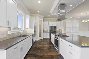 16649 SW Friendly Ln, Beaverton, OR 97007 - Photo 12