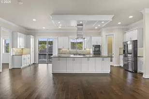 16649 SW Friendly Ln, Beaverton, OR 97007 - Photo 10