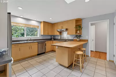 4103 SW Lee St, Portland, OR 97221 - Photo 4