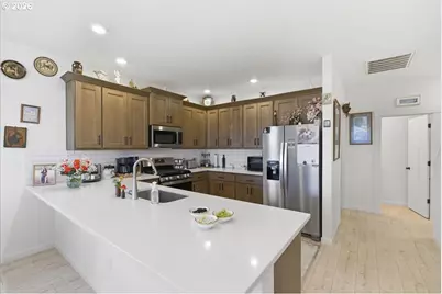 948 Laurel Pl, Silverton, OR 97381 - Photo 18