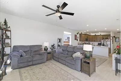 948 Laurel Pl, Silverton, OR 97381 - Photo 14