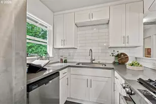 10238 N Central St, Portland, OR 97203 - Photo 12