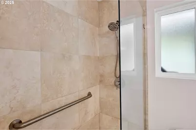 173 NE Bridgeton Rd #13, Portland, OR 97211 - Photo 16
