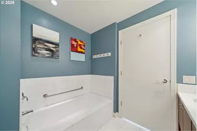 3601 S River Pkwy #2502, Portland, OR 97239 - Photo 14