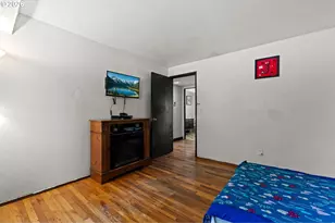 19105 NE Clackamas St, Portland, OR 97230 - Photo 8
