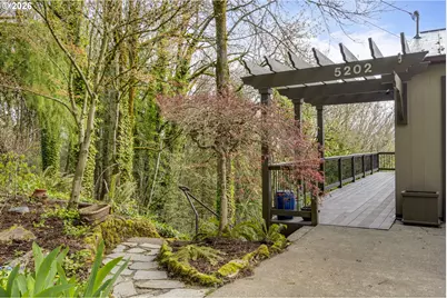 5202 SW Northwood Ave, Portland, OR 97239 - Photo 4