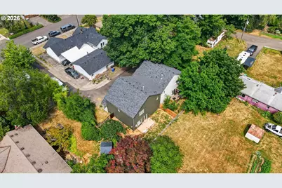 1016 SE 9th St, Gresham, OR 97080 - Photo 6