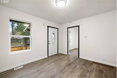 8412 SE Liebe St, Portland, OR 97266 - Photo 6