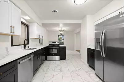 8412 SE Liebe St, Portland, OR 97266 - Photo 16