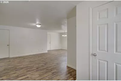 1138 W 29th St, Vancouver, WA 98660 - Photo 2
