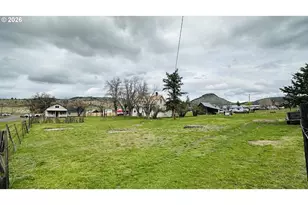 955 B St, Fossil, OR 97830 - Photo 4