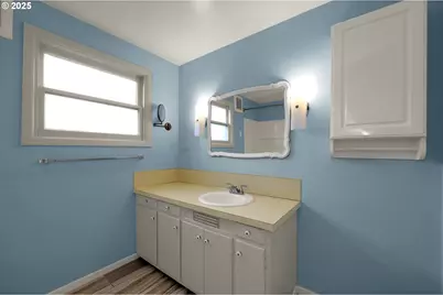 605 Fulvue Dr, Eugene, OR 97405 - Photo 18