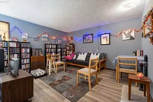 220 SE 28th Ave, Hillsboro, OR 97123 - Photo 4