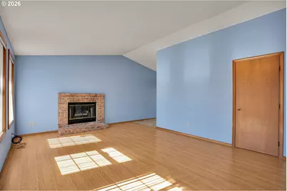 760 SE 139th Ave, Portland, OR 97233 - Photo 8