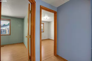 760 SE 139th Ave, Portland, OR 97233 - Photo 26