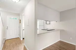 29650 SW Courtside Dr, Wilsonville, OR 97070 - Photo 2