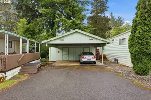 690 Village Pines Dr, Coos Bay, OR 97420 - Photo 2