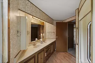 690 Village Pines Dr, Coos Bay, OR 97420 - Photo 30