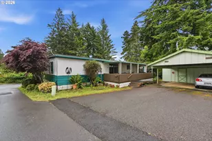 690 Village Pines Dr, Coos Bay, OR 97420 - Photo 1