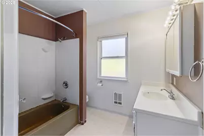 2000 Harney St, Vancouver, WA 98660 - Photo 20