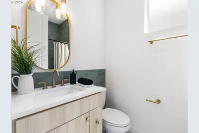 7560 N Emerald Ave, Portland, OR 97217 - Photo 8