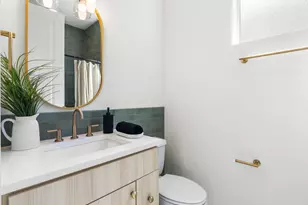 7560 N Emerald Ave, Portland, OR 97217 - Photo 8