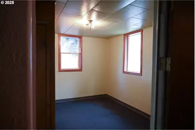 115 N Water St, Weston, OR 97886 - Photo 14