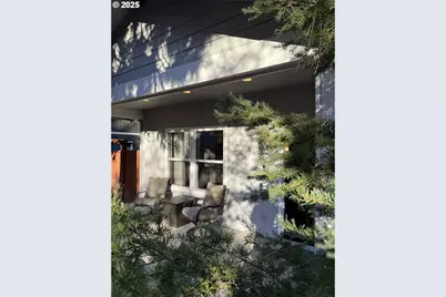 61142 Brookhollow Dr, Bend, OR 97702 - Photo 2