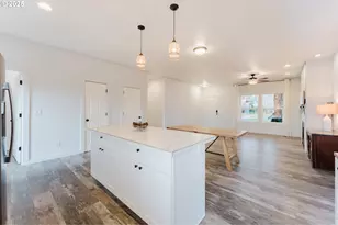 61142 Brookhollow Dr, Bend, OR 97702 - Photo 10