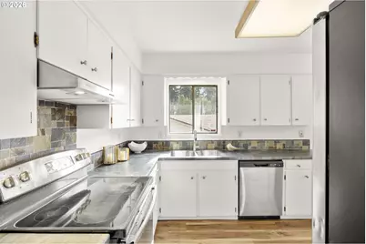 14225 SE Mill St, Portland, OR 97233 - Photo 14