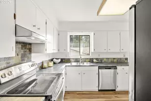 14225 SE Mill St, Portland, OR 97233 - Photo 14