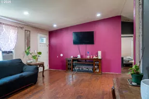 300 S Everest St, Newberg, OR 97132 - Photo 6