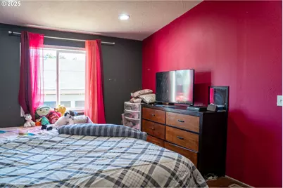 300 S Everest St, Newberg, OR 97132 - Photo 16