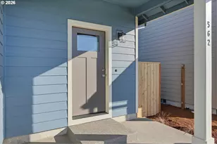 562 E Wilson St, Carlton, OR 97111 - Photo 4