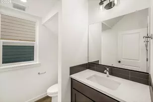 284 NW Mawrcrest Ave, Gresham, OR 97030 - Photo 22