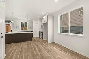 284 NW Mawrcrest Ave, Gresham, OR 97030 - Photo 20