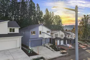 284 NW Mawrcrest Ave, Gresham, OR 97030 - Photo 2