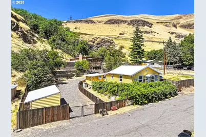 201 Bunn St, Wishram, WA 98673 - Photo 8
