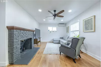 1362 W 11th Ave, Eugene, OR 97402 - Photo 8