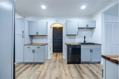 1362 W 11th Ave, Eugene, OR 97402 - Photo 14