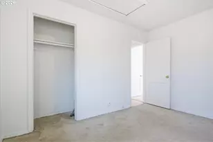 8233 NE Going Pl, Portland, OR 97220 - Photo 18
