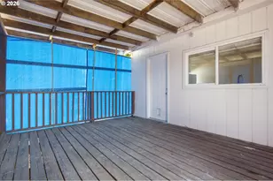 8233 NE Going Pl, Portland, OR 97220 - Photo 20